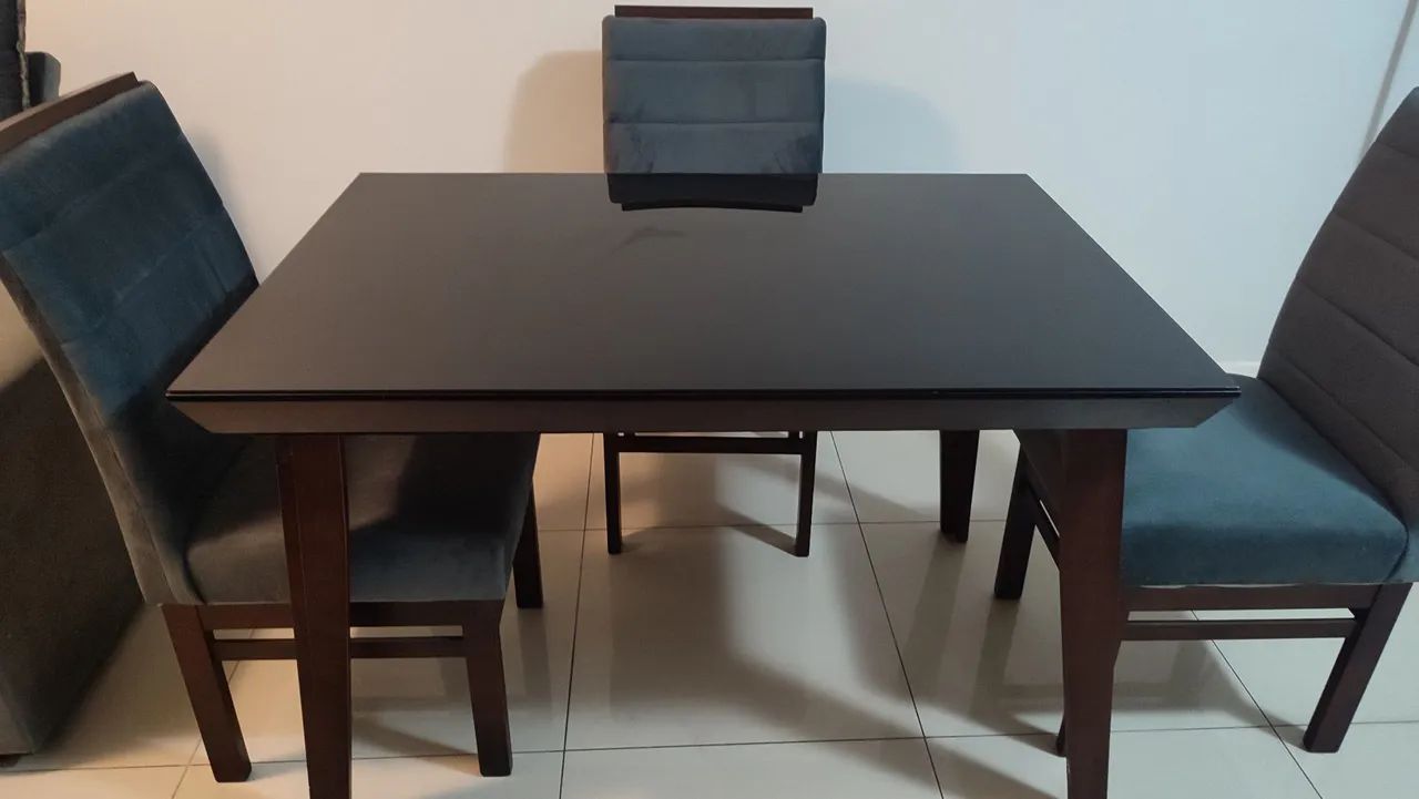 Mesa de vidro com 4 cadeiras  - Foto 3