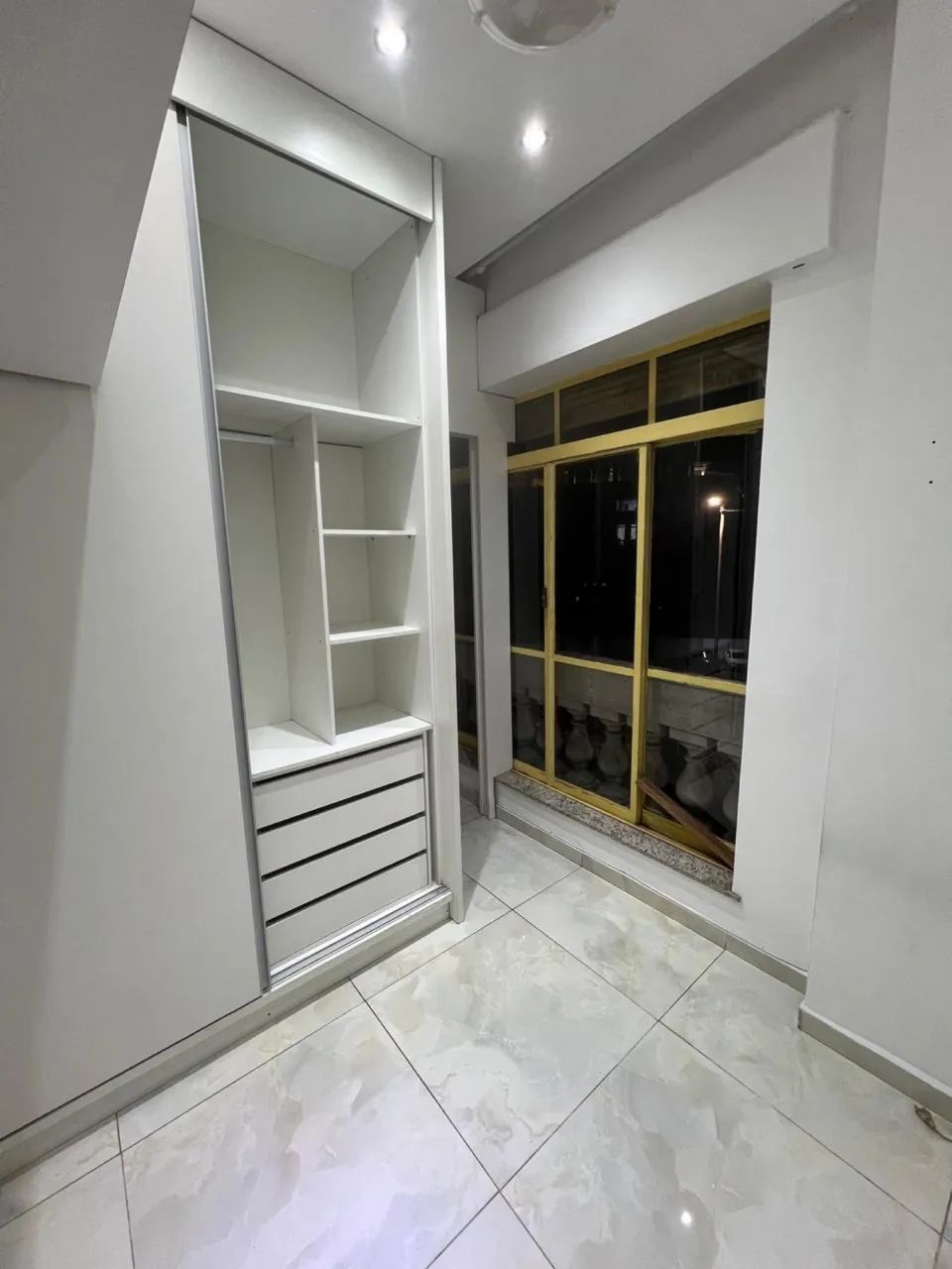 Apartamento 2 quartos com móveis planejados - Centro de SP