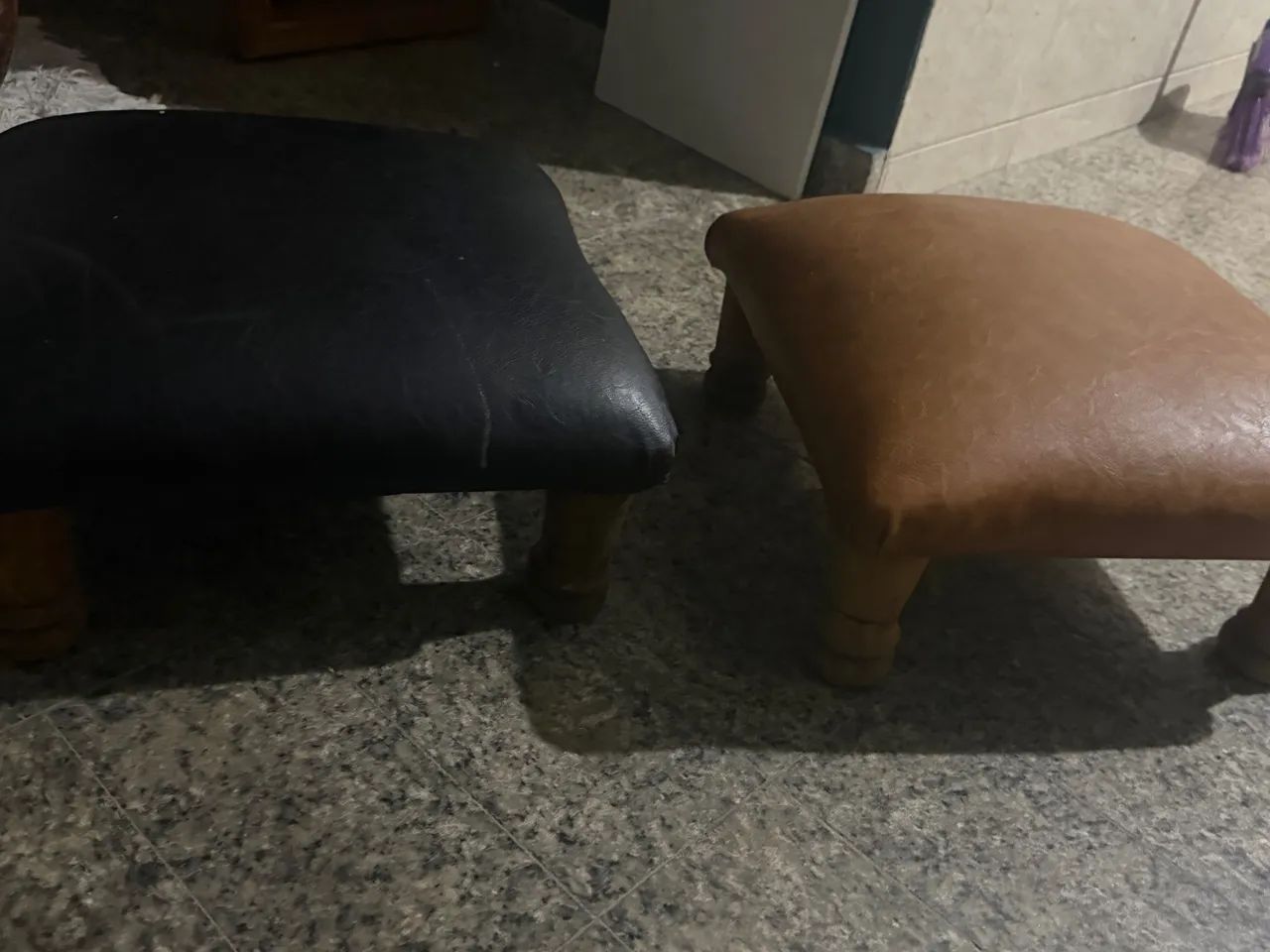 Banco baixo de madeira  - Foto 5