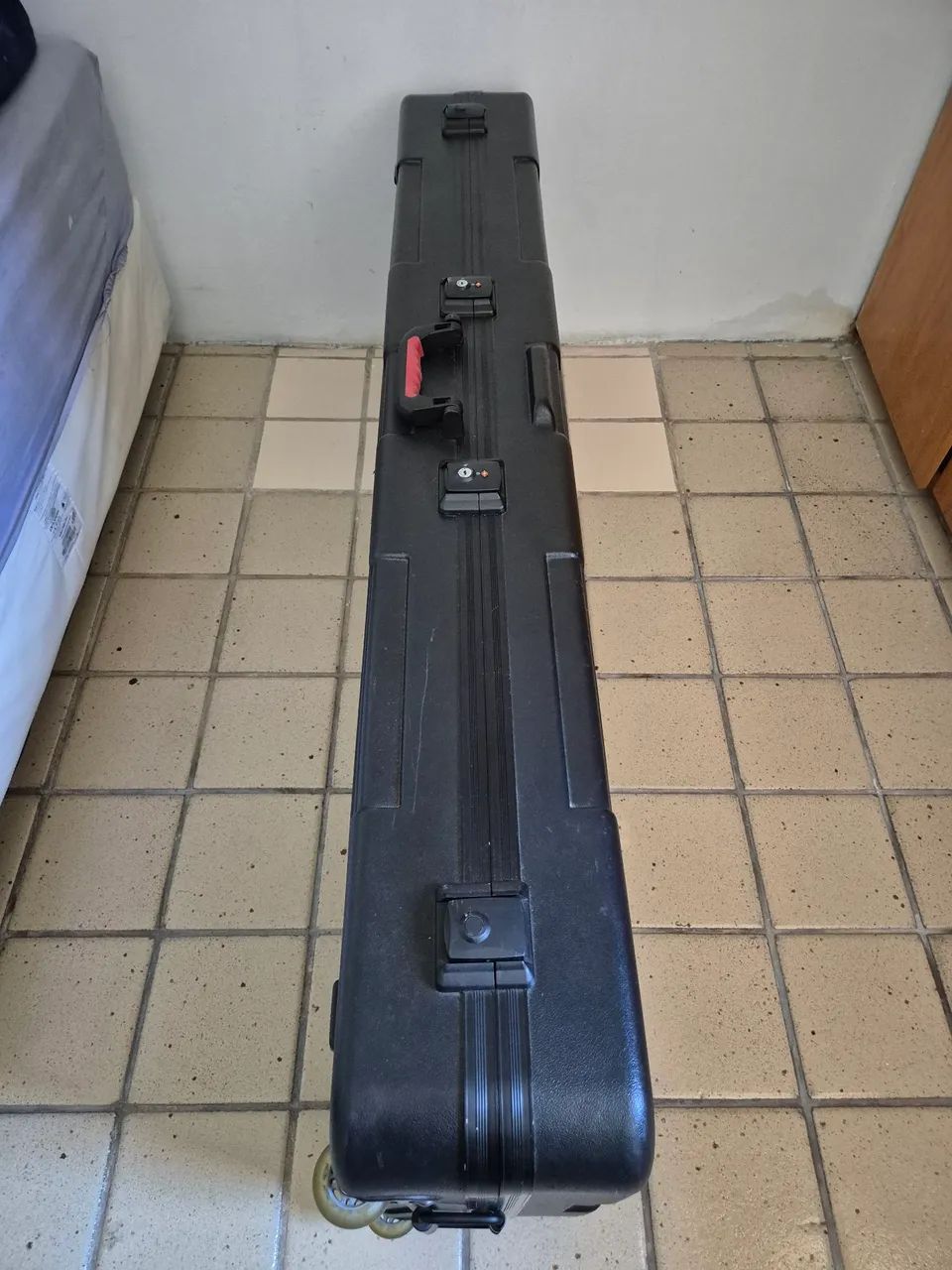 Case Rígido Gator para Teclado 88 Teclas com Rodas - Foto 4