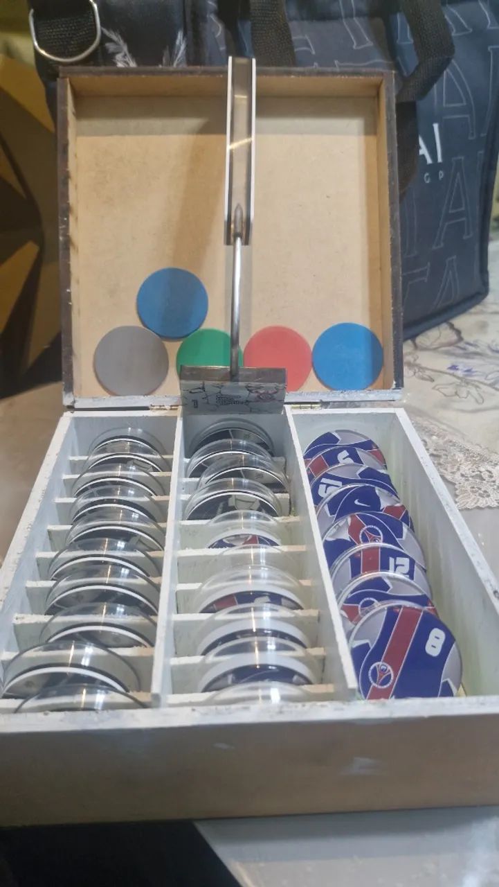 Vendo excelente times de botão, para futebol de mesa