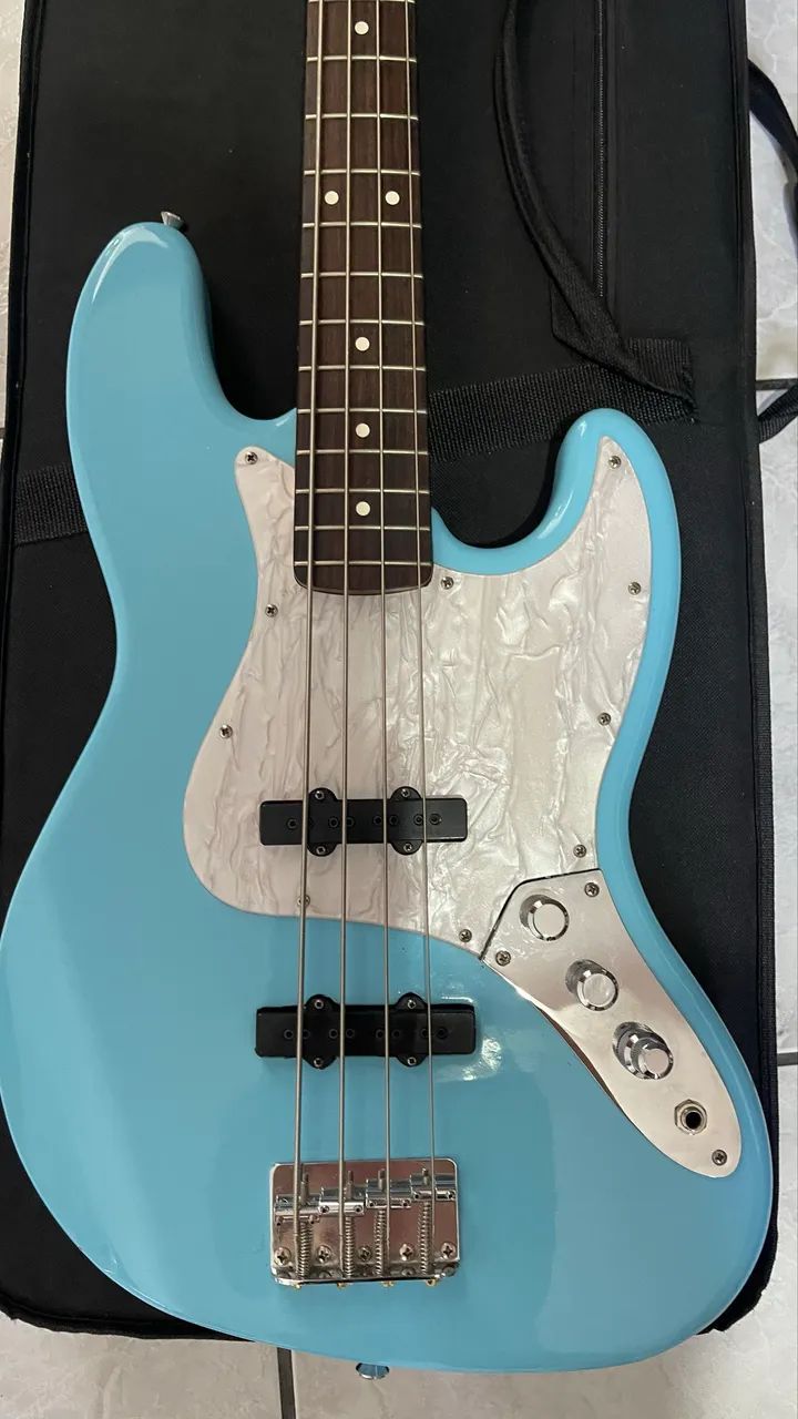 Baixo Fender 4 cordas  - Foto 5