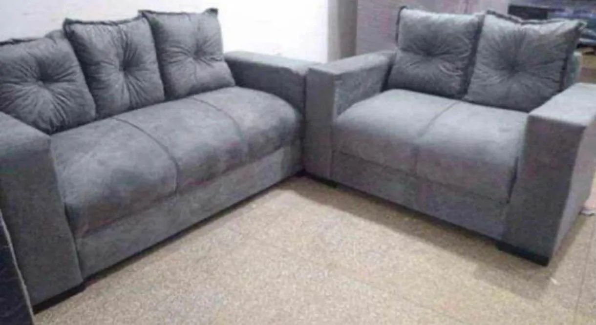 Sofá de 2 e 3 lugar 