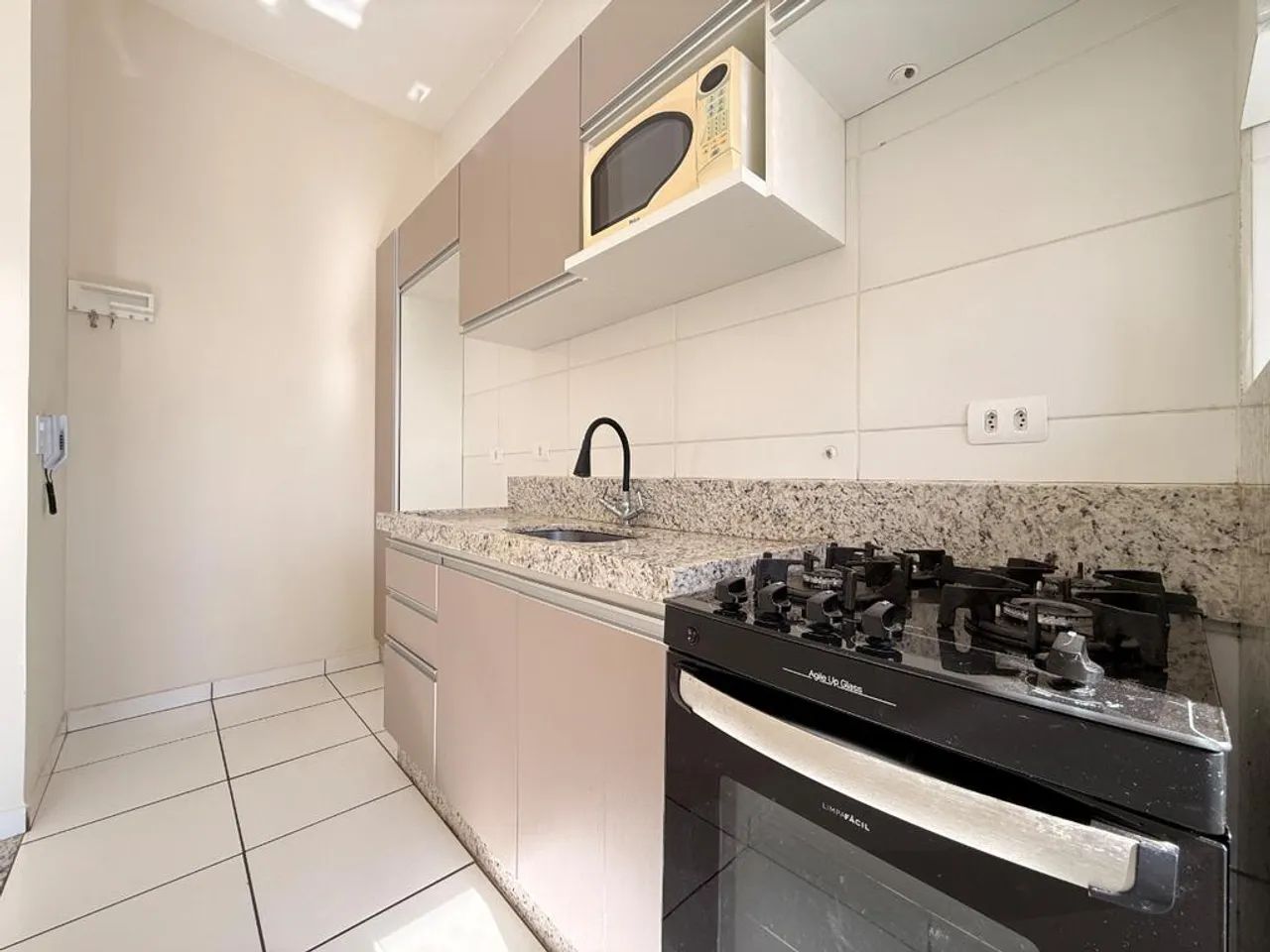 Apartamento para alugar em Maringá, Jardim Alvorada, com 2 quartos, com 45.9 m²