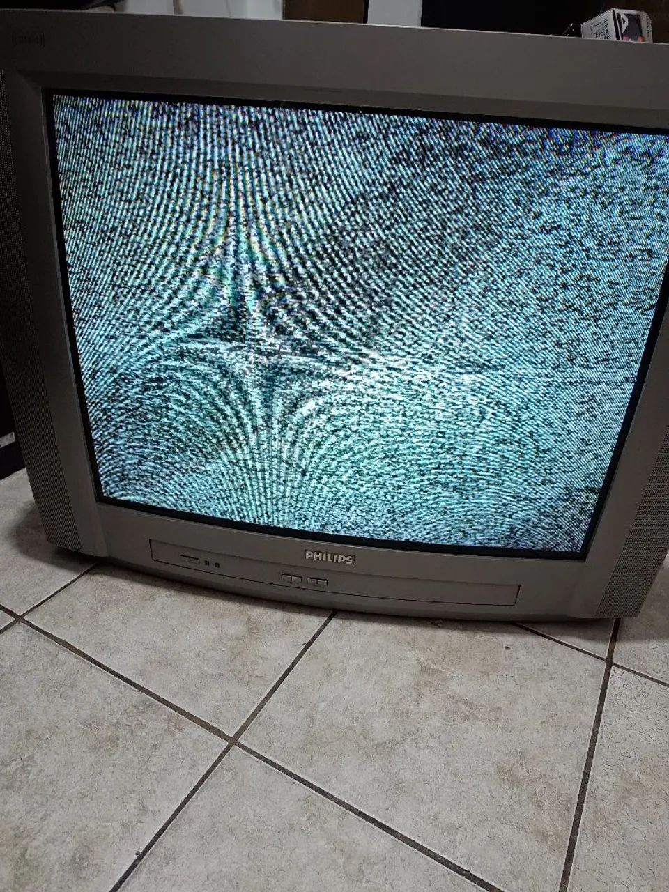 Vendo televisão de 29 polegadas da marca Philips.