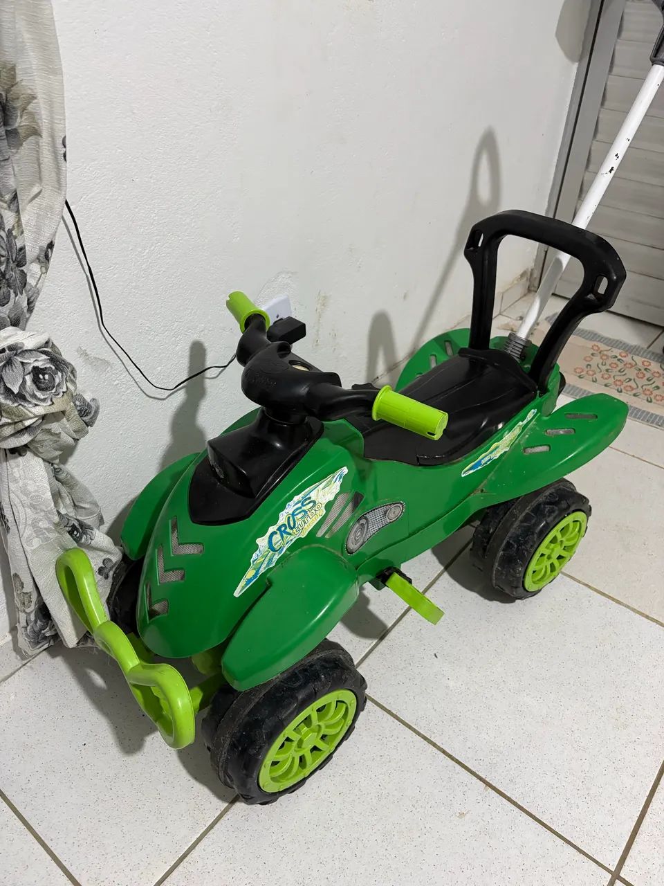Carro de brinquedo 