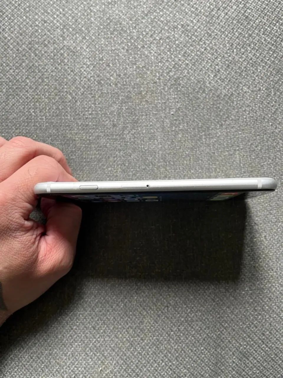 IPHONE SE 2020 128GB BRANCO - LEIA - Foto 2