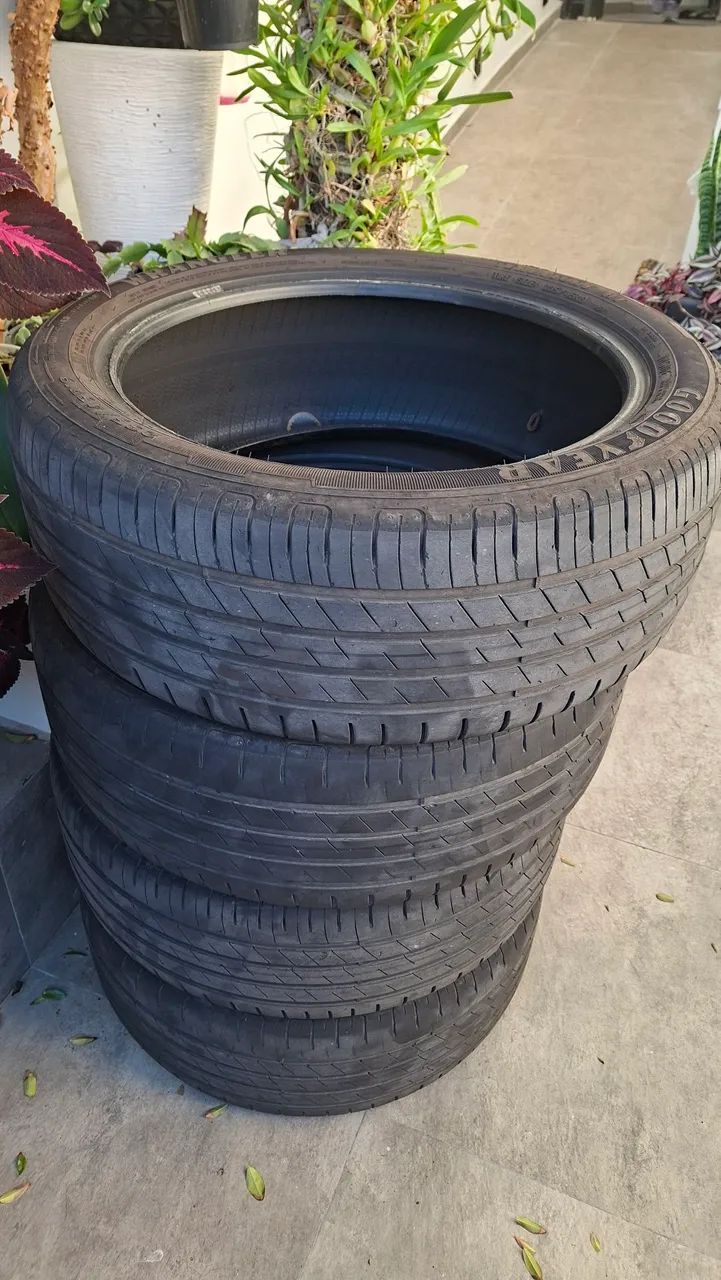 Pneus de carro - Foto 2