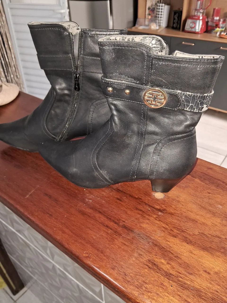 Bota cano curto 38