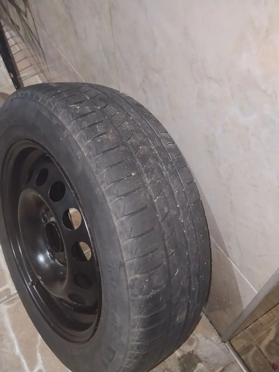 Roda Aro 15 Ford com Pneu - Foto 2