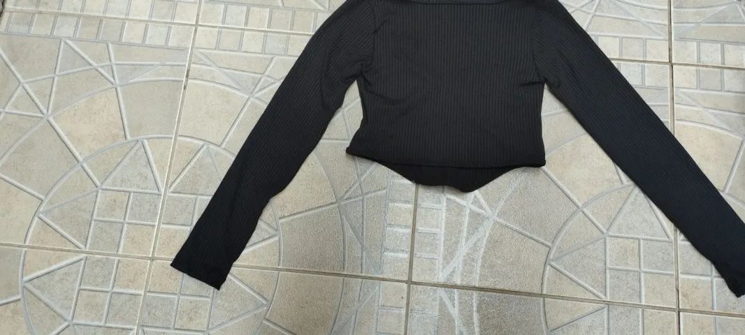 Blusa Croped Manga Longa - Foto 2