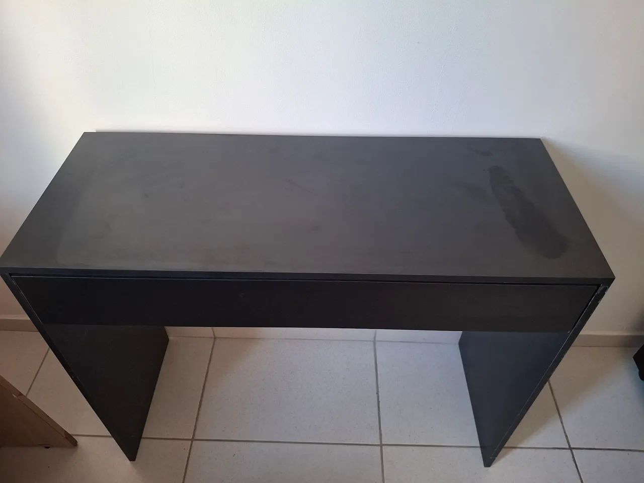 Escrivaninha Nice preta com gaveta - Foto 2