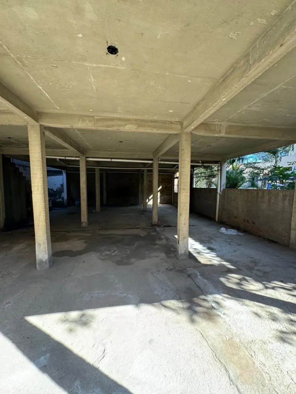 OPORTUNIDADE! CASA LINEAR SOB PILOTIS COM TERRAÇO! - Foto 4