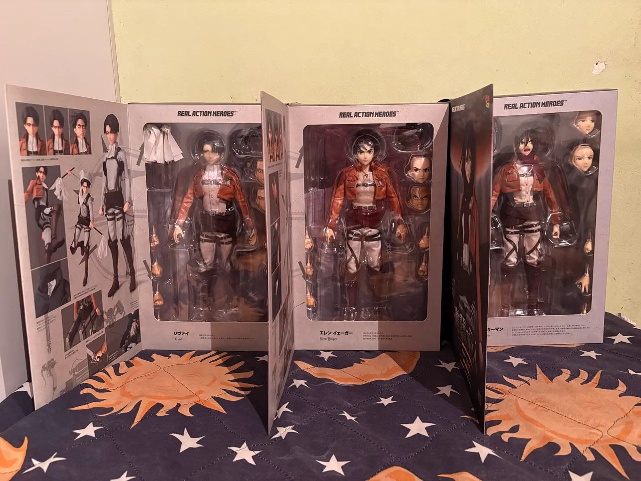Kit Real Action Heroes Eren, Mikasa e Levi Medicom Attack on Titan