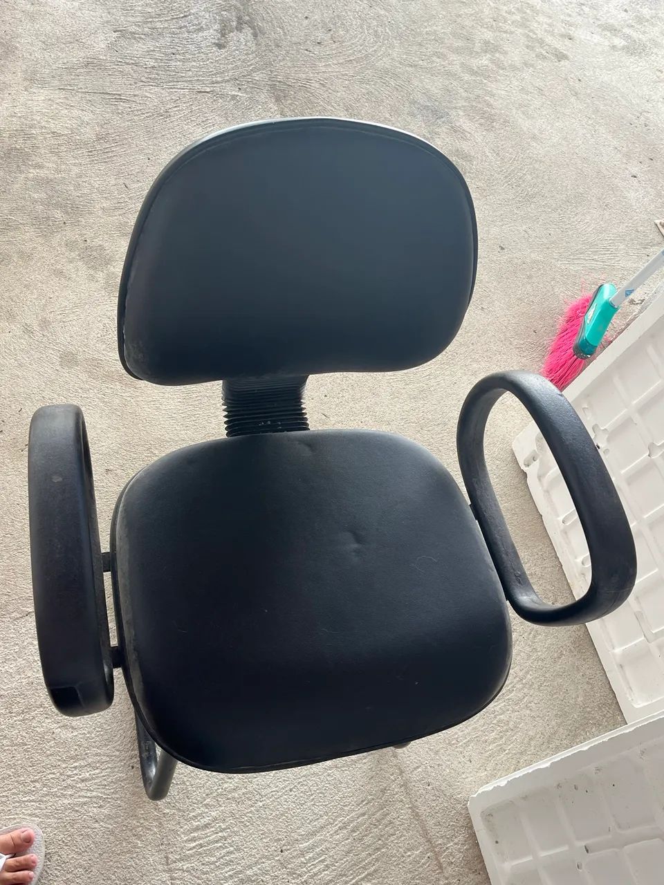 Vendo cadeira de escrivaninha  - Foto 2
