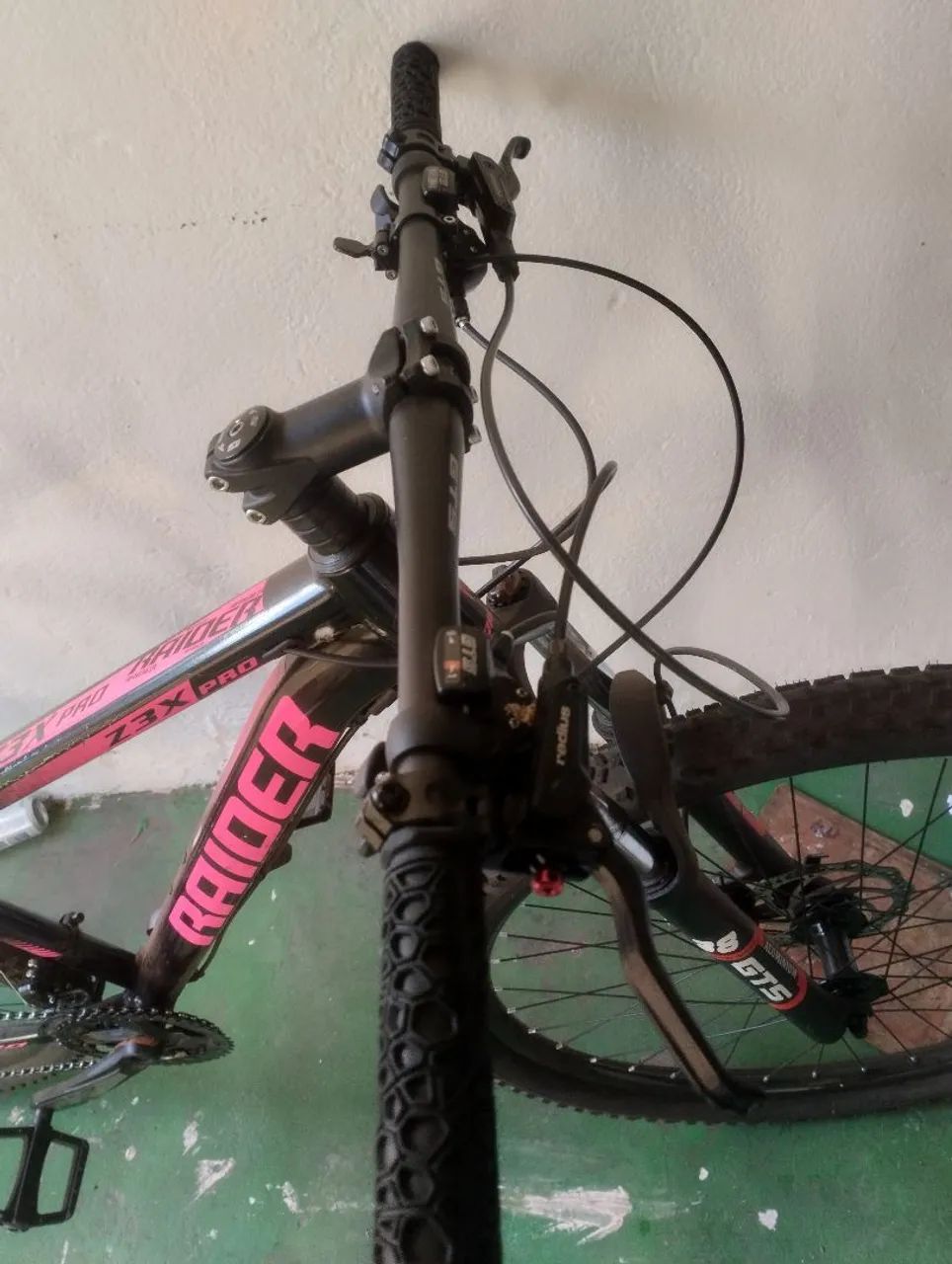Bicicleta Aro 29 Raider Z3X semi nova - Foto 3