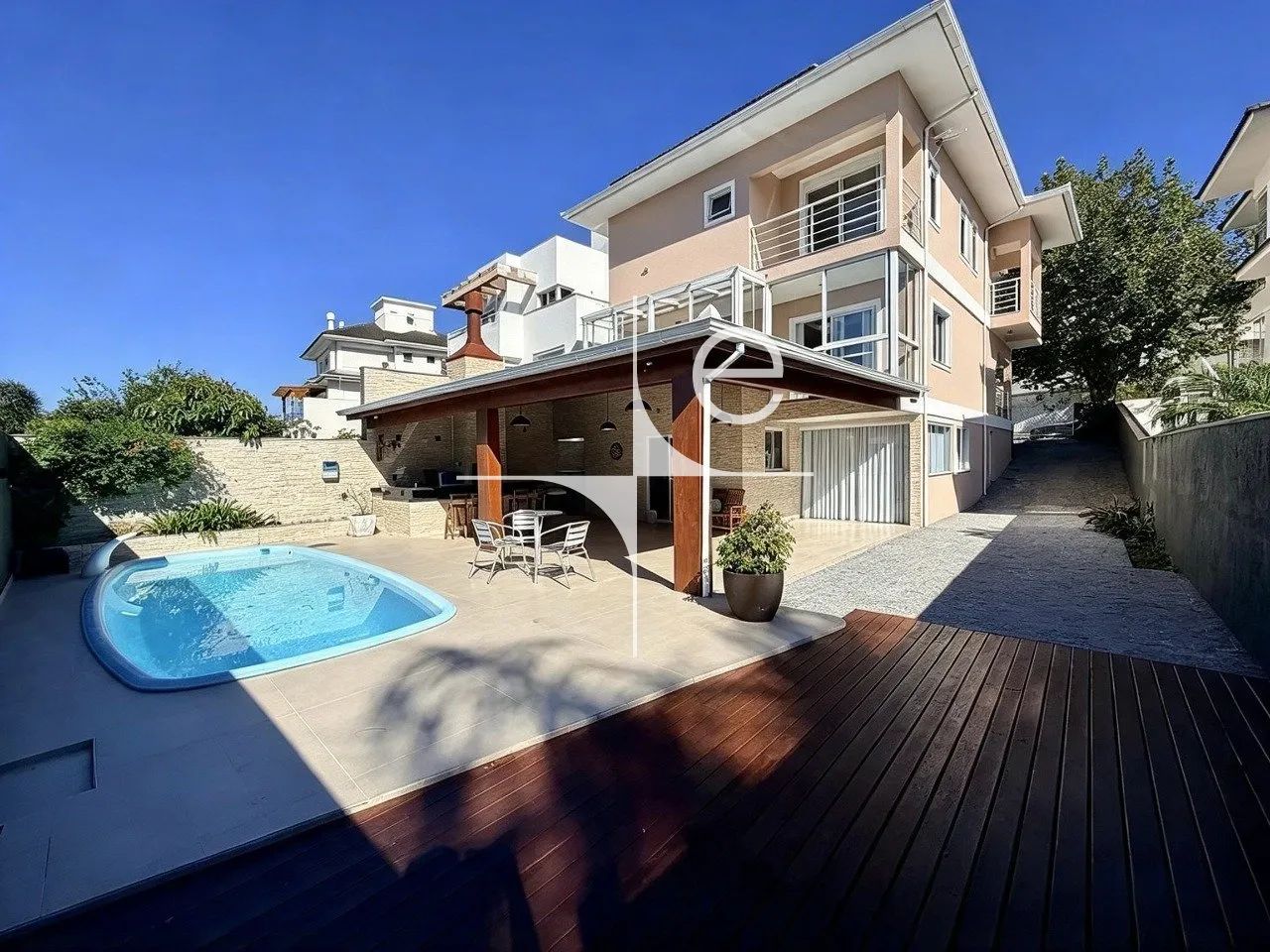 Casa 4 quartos na Pedra Branca