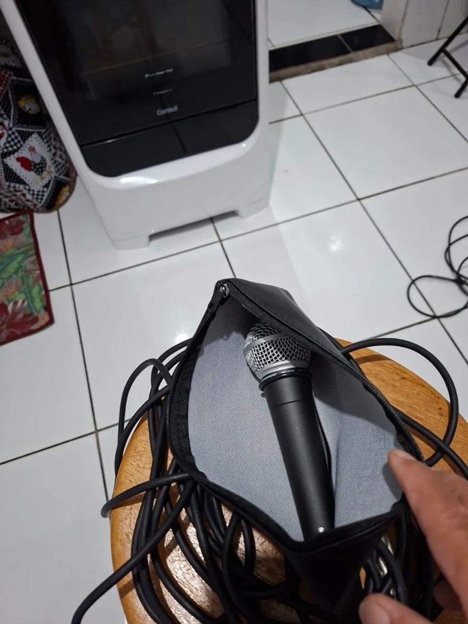 Microfone Shure SM58-LC - pouco uso - Foto 3