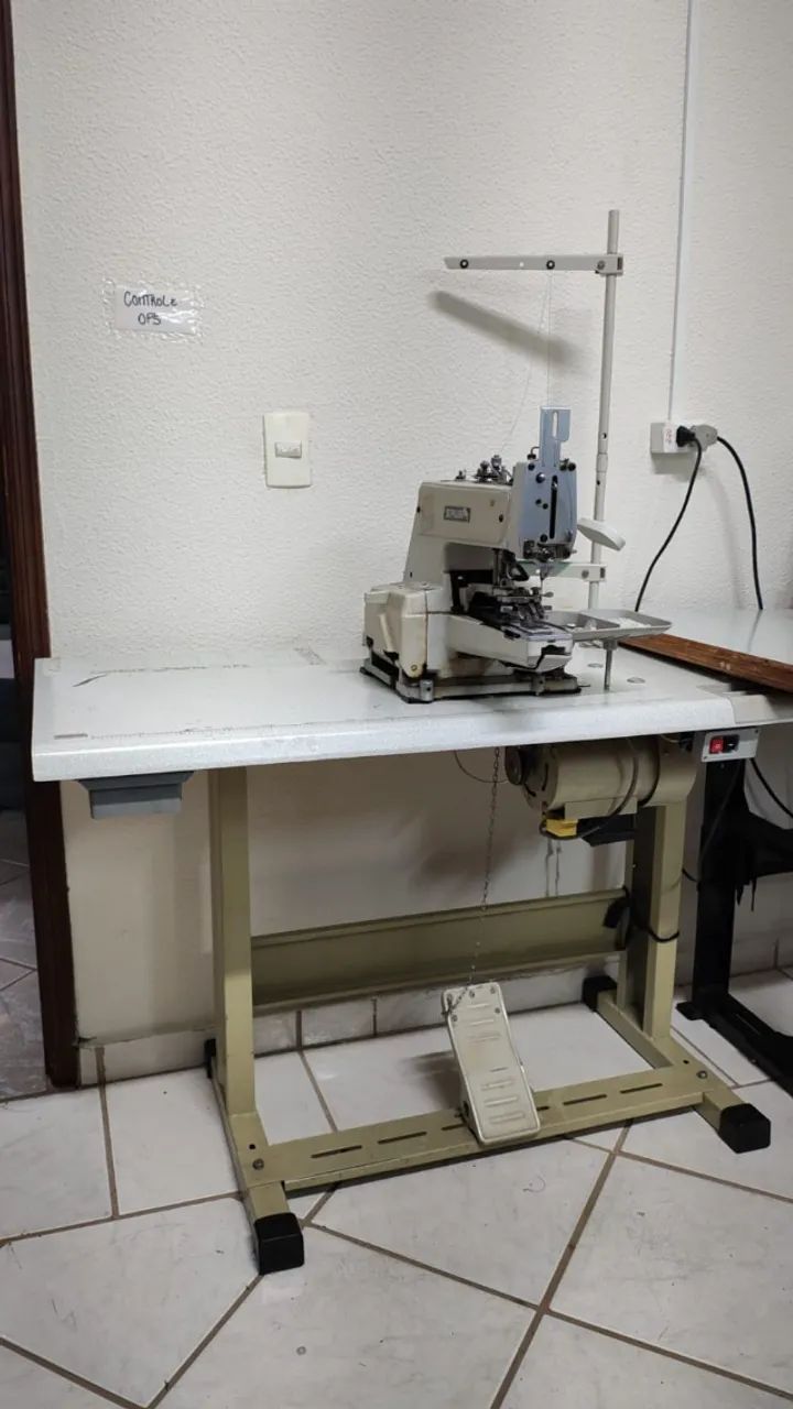 Vendo Botoneira Siruba Industrial - Foto 4