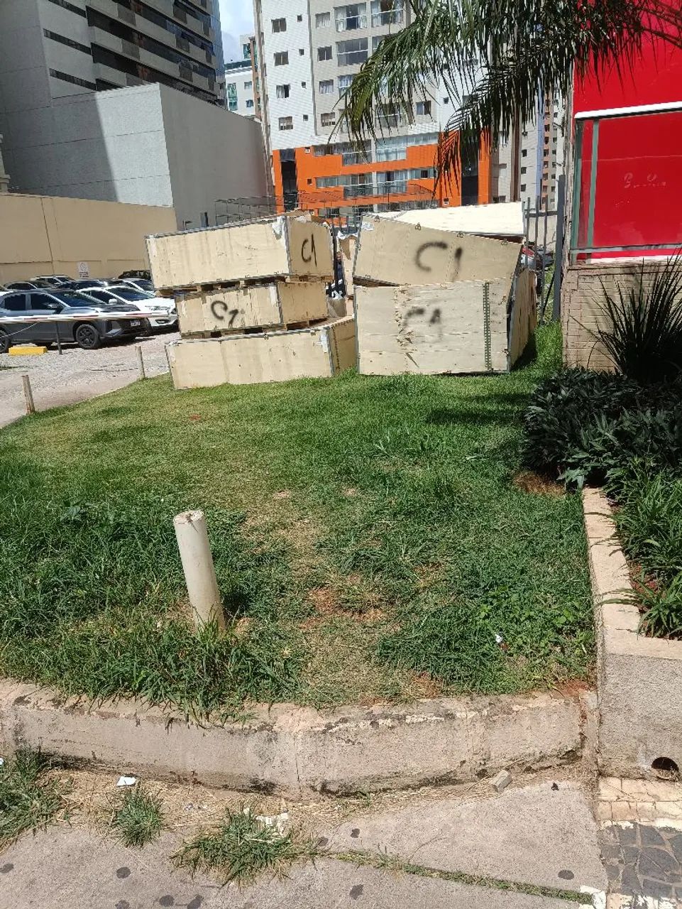 Caixas grandes de madeira  todas 180 + entrega nas proximidades 