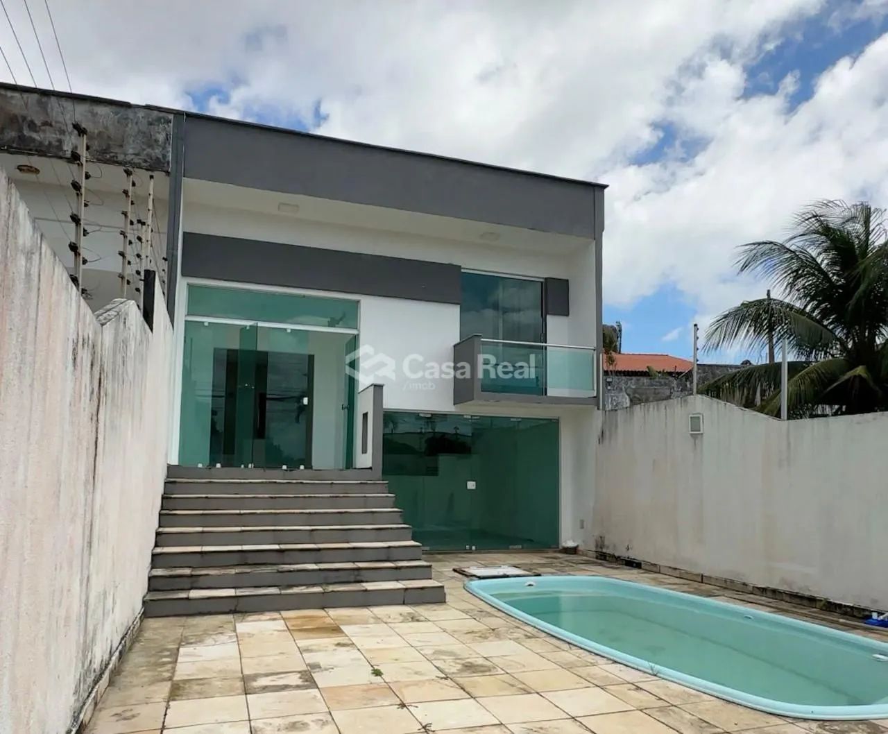 CASA COM PISCINA - ARAÇAGY 