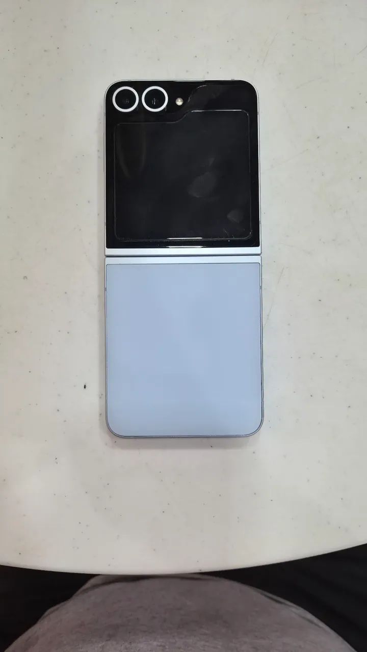 Samsung Galaxy ZFilp 6 - Foto 2