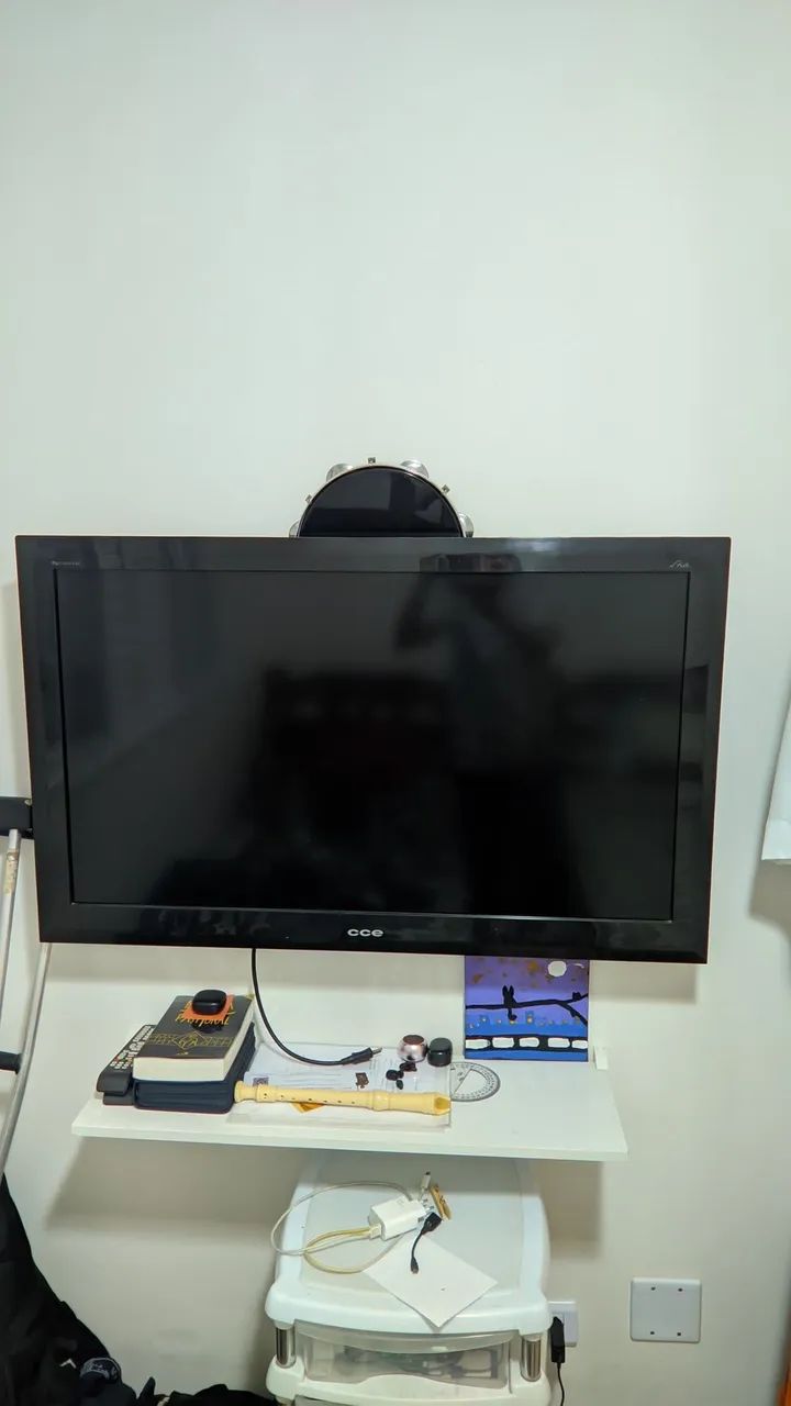 Tv LCD CCE 42" D2401 (defeito)