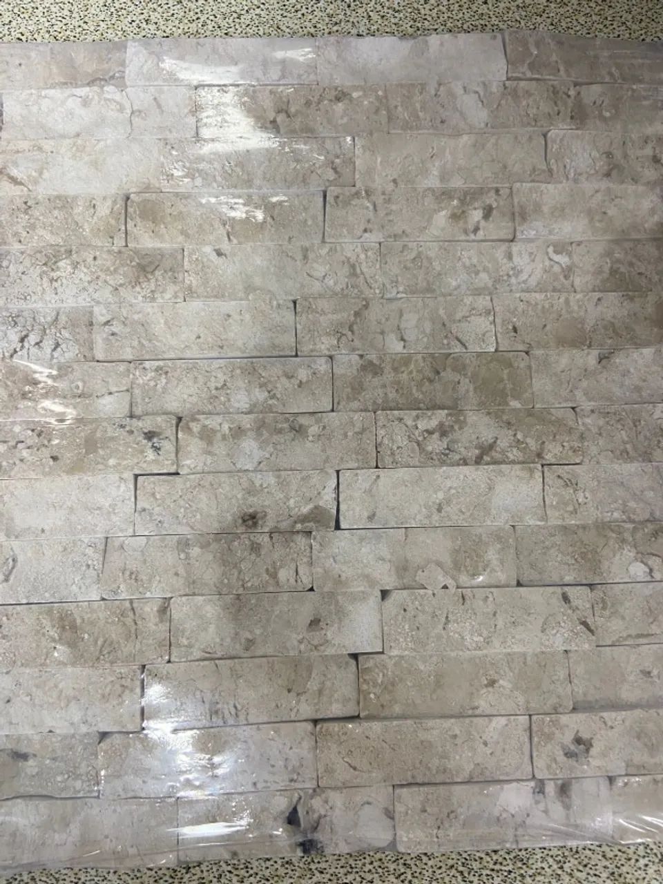 Revestimento mosaico travertino filetado - 50 peças