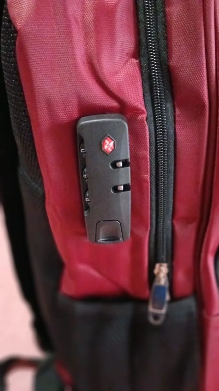 MOCHILA VERMELHA - NOVA E PRONTA ENTREGA - Foto 3