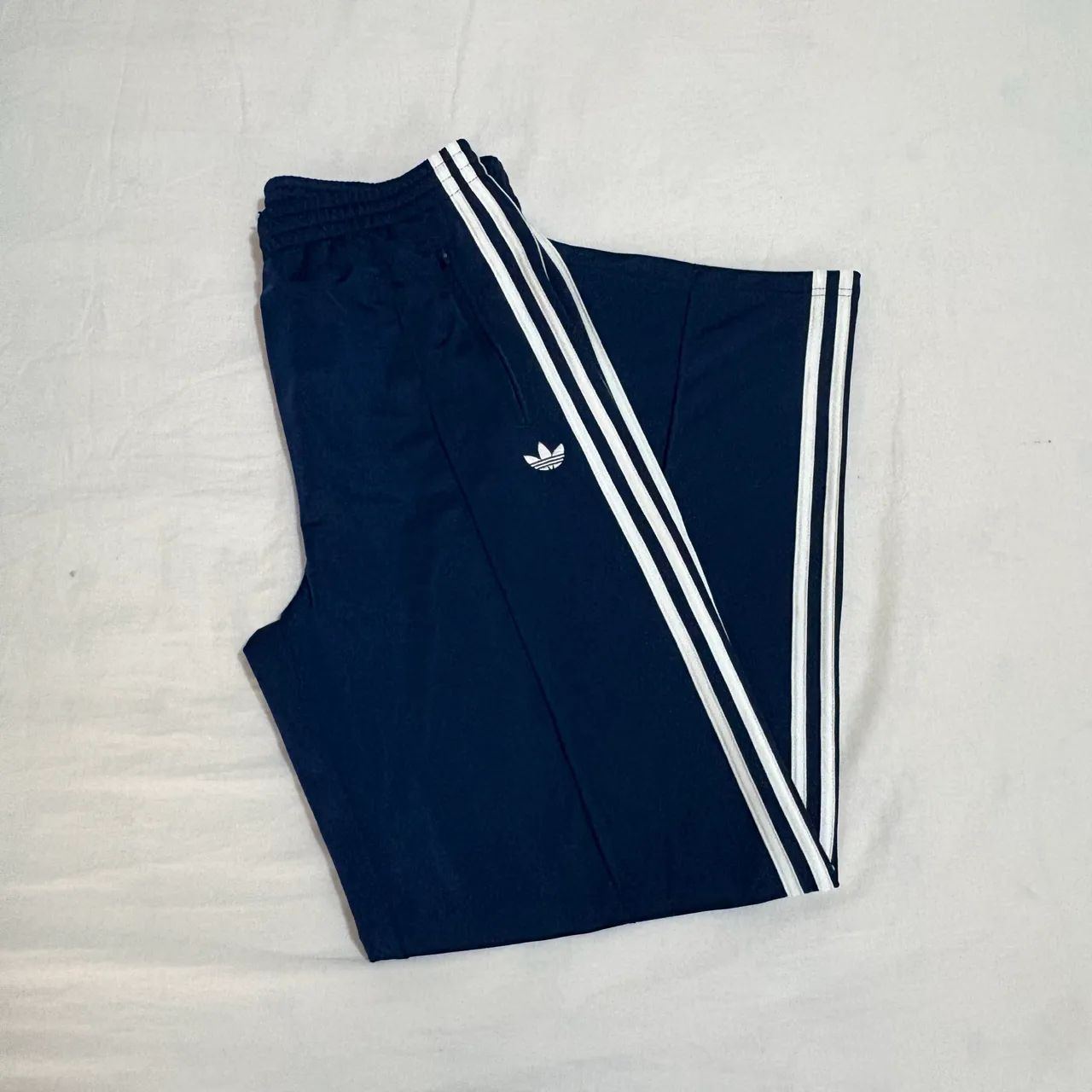 calça adidas firebird azul marinho - Foto 3