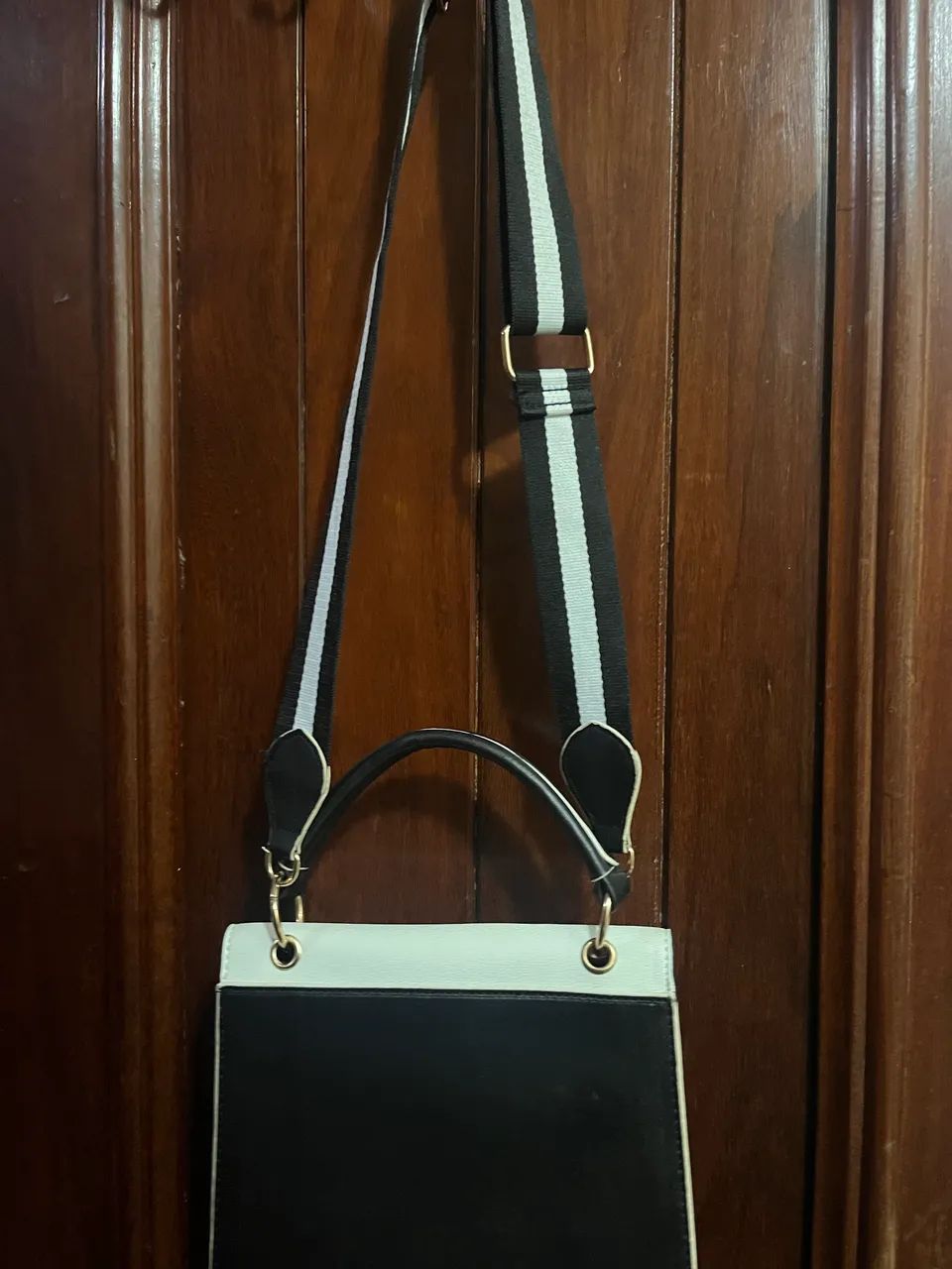 bolsa preta e branca 