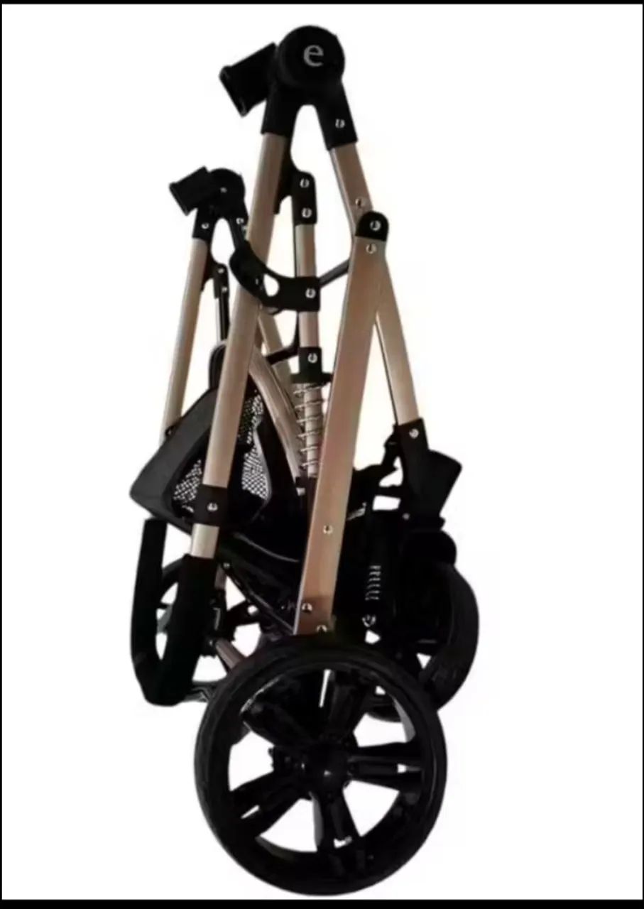 Carrinho de bebê Moisés conservado 