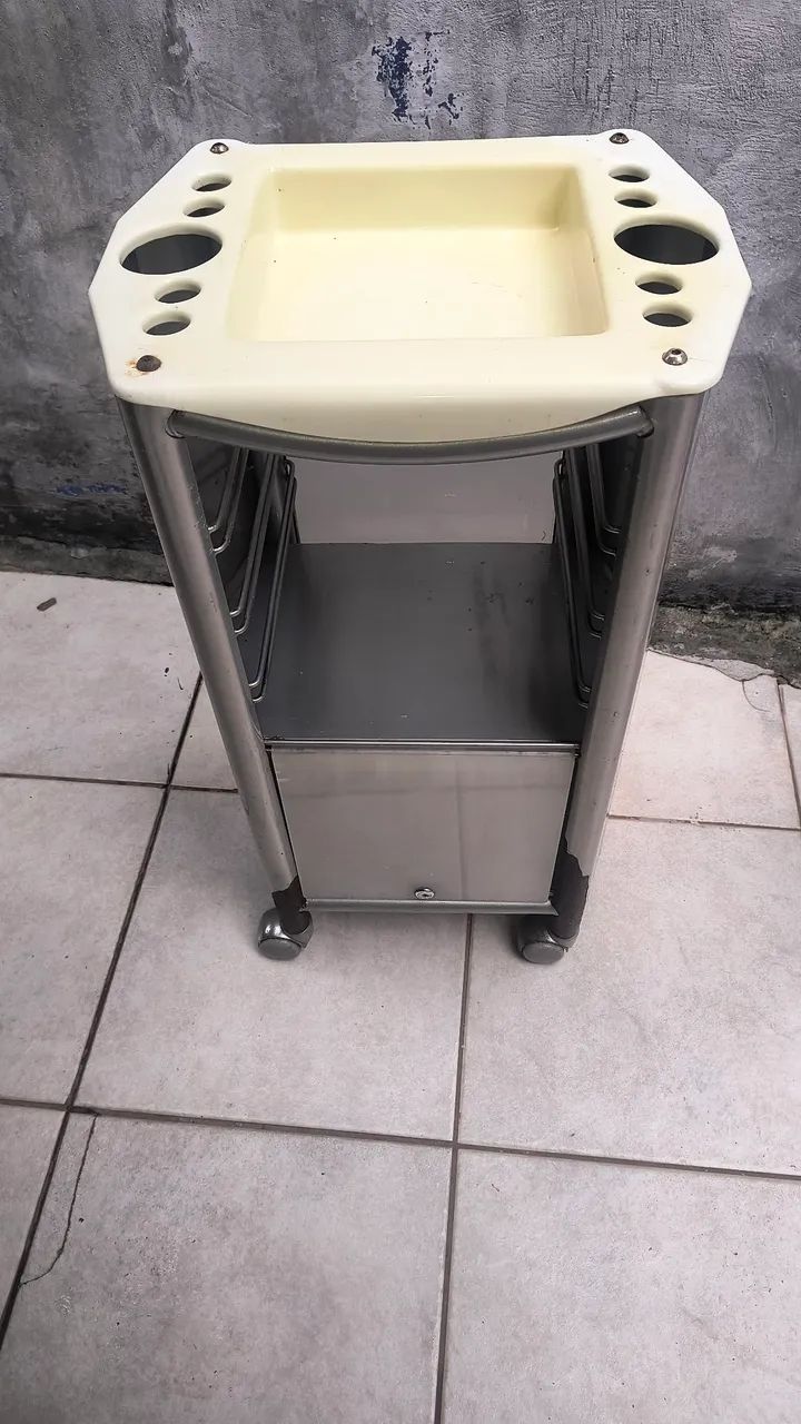 Carrinho de cabeleireiro Ferrante