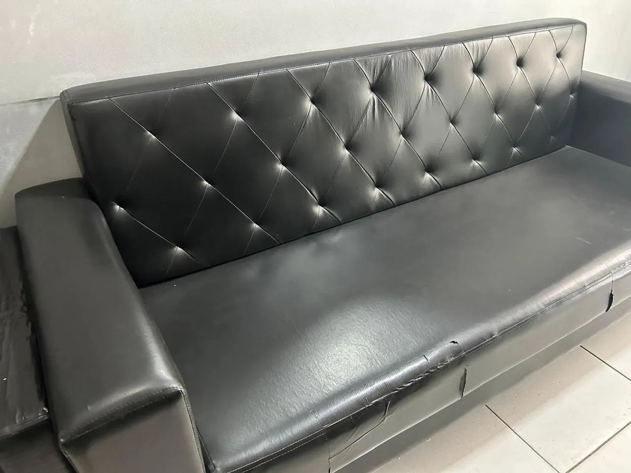 Sofá courino 2m (3lugares) - Foto 2