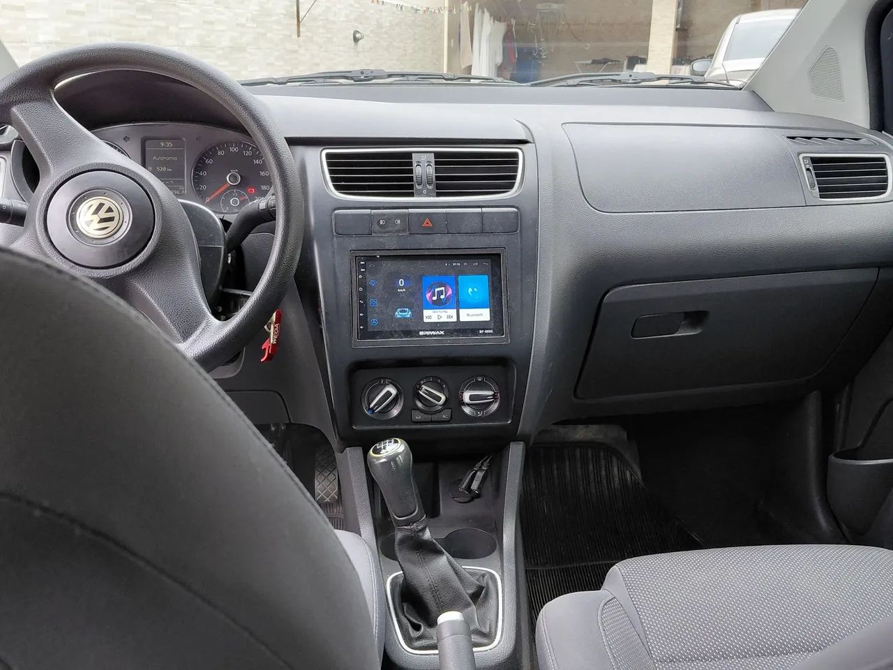 Volkswagen Fox 1.0 MI Total Flex 8V 5P 2011 - Foto 5