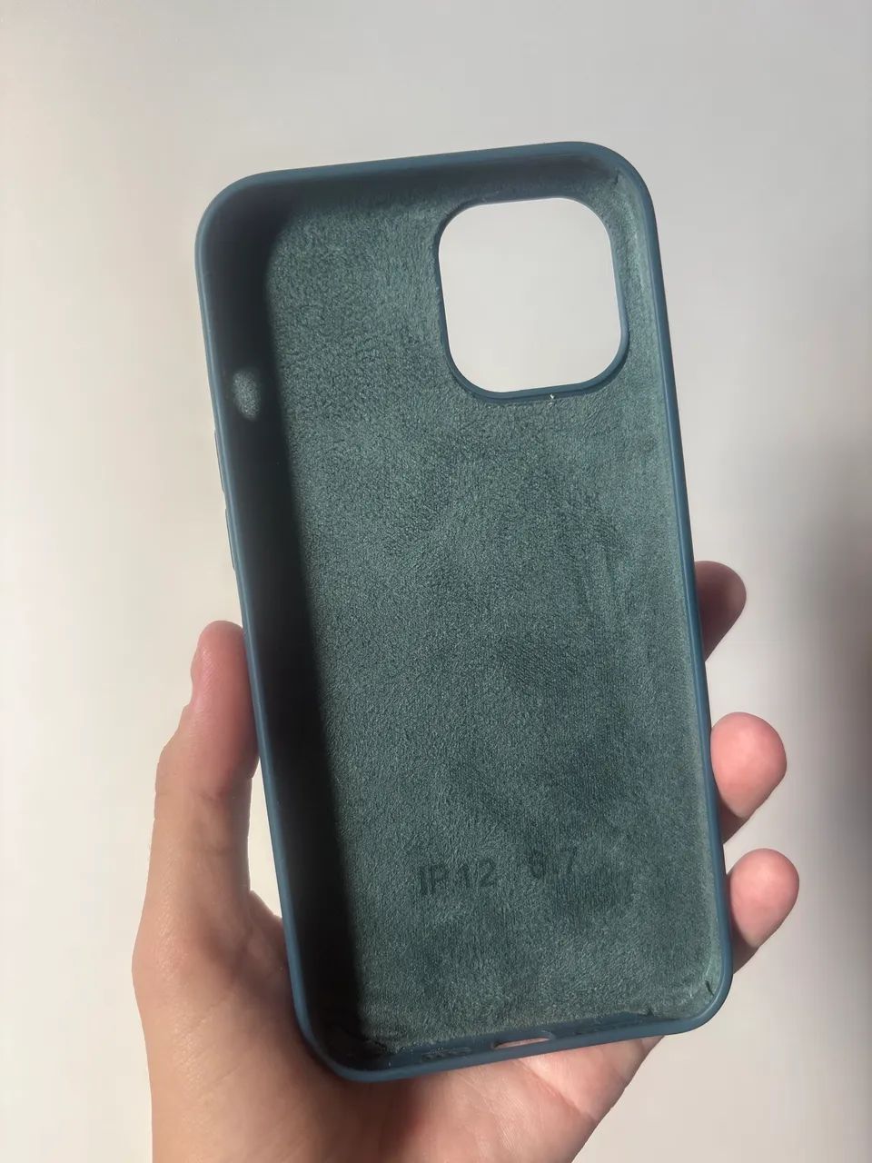 Capa Azul Marinho IPhone 12 - Foto 2