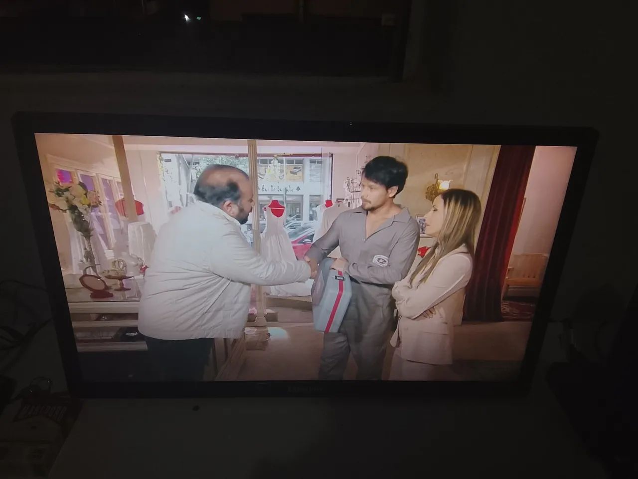 Vende-se tv 32 polegadas não e smart Samsung 