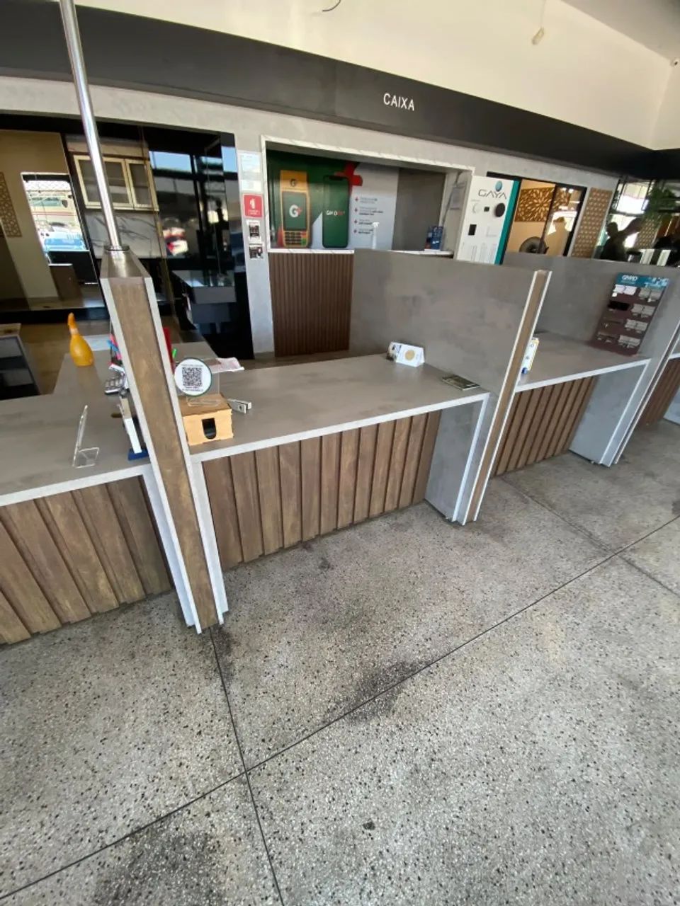 BANCADA DE ATENDIMENTO DE LOJA - Foto 2