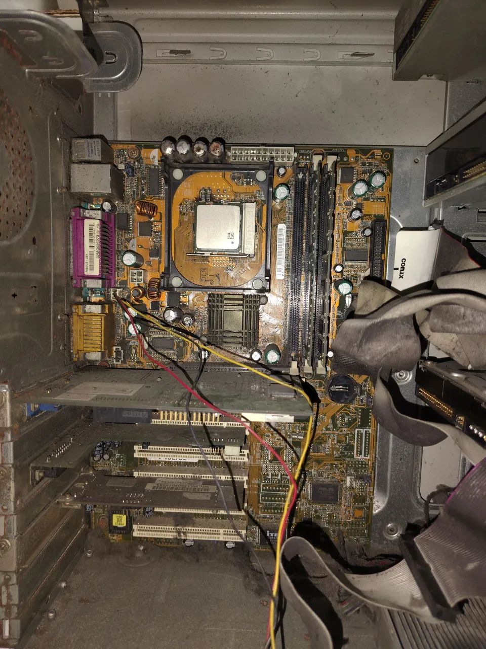 Computador Pentium 4 sem teste