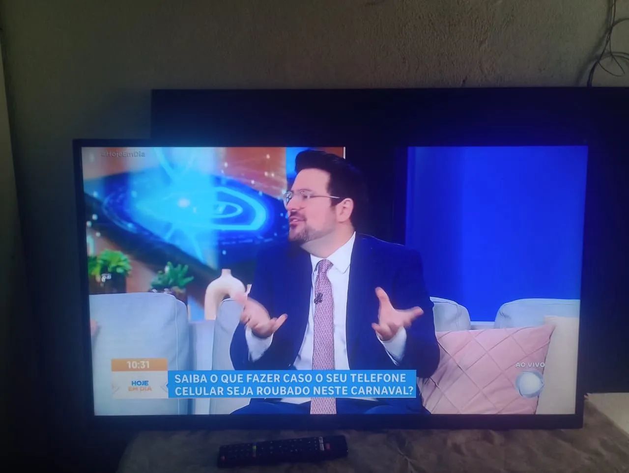 Vende-se uma TV Philco smart 40 polegadas - Foto 3