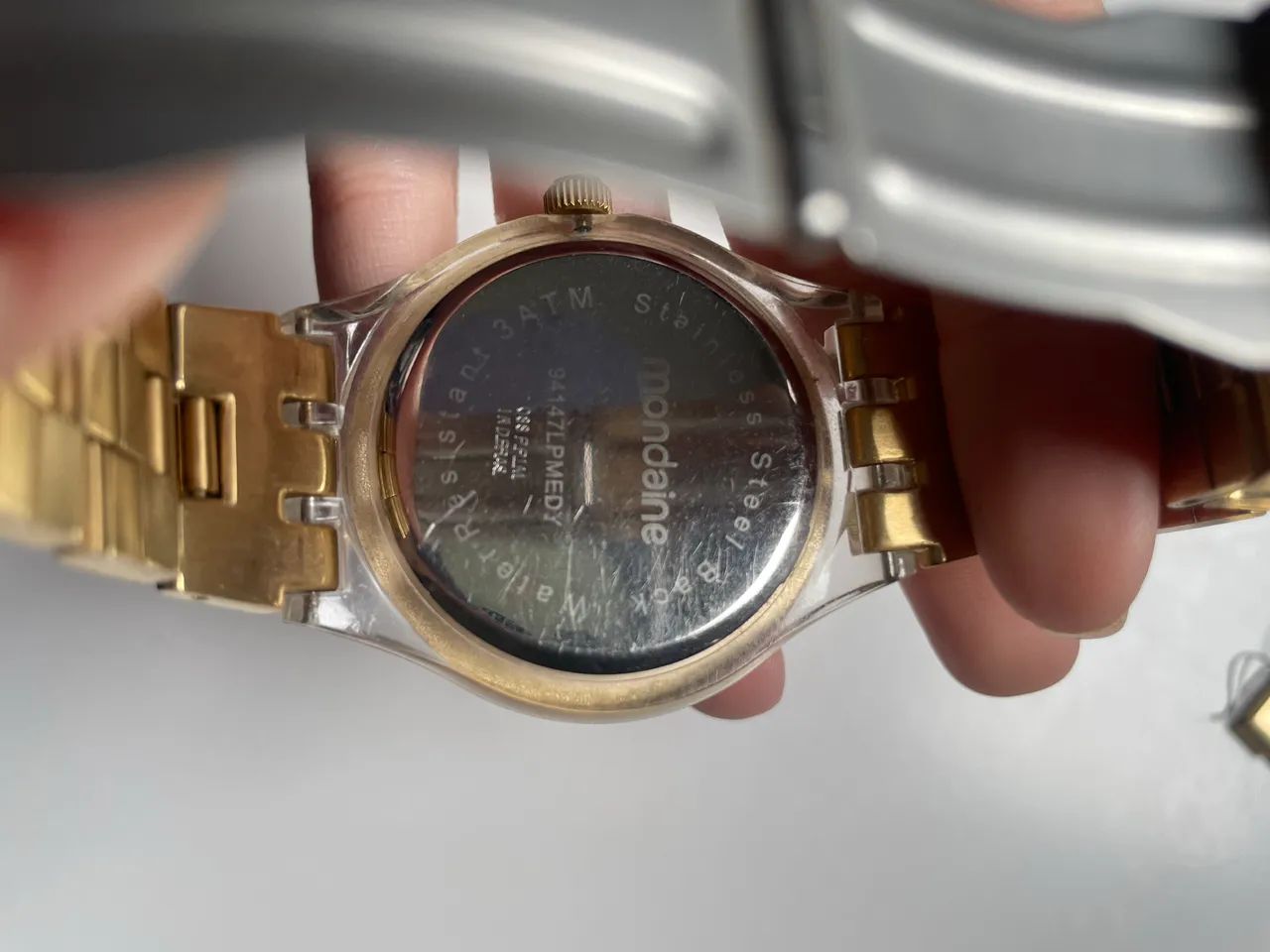 Relógio Mondaine Transparente Dourado - Foto 5
