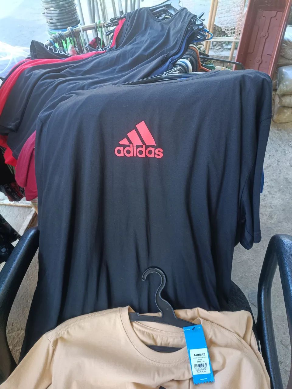 Blusas variadas na cor tamanho marca e material  - Foto 3