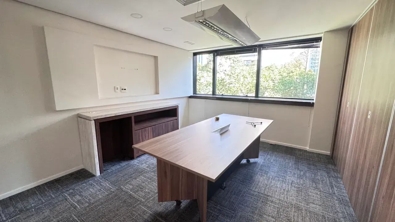 Conjunto comercial semi mobiliado no Itaim 98 m² 3 vagas - Foto 2