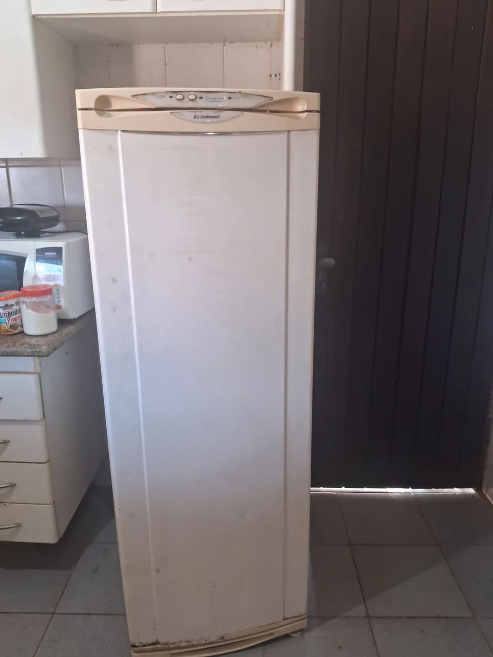 Vendo freezer continental 