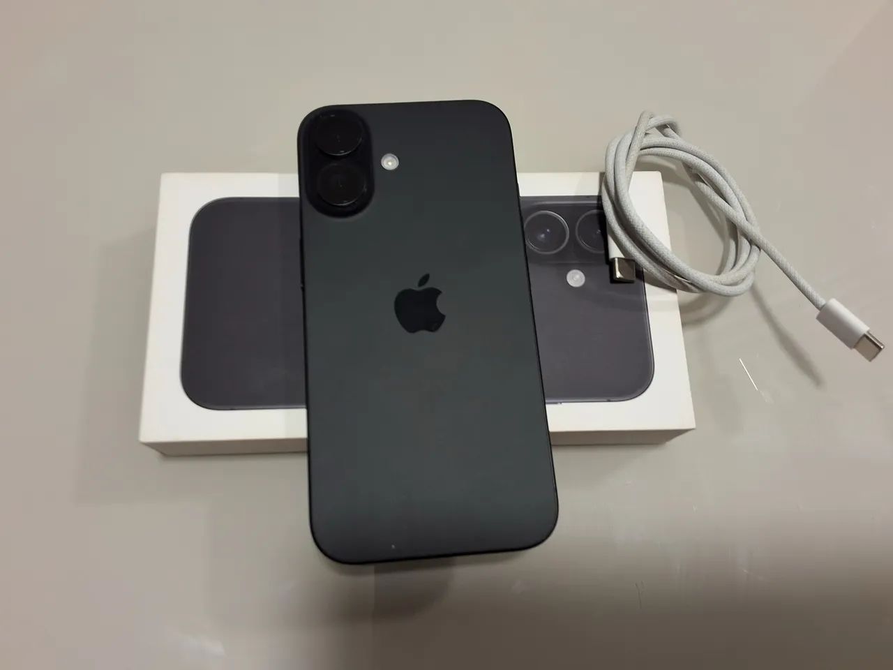 iPhone + AirPods 4