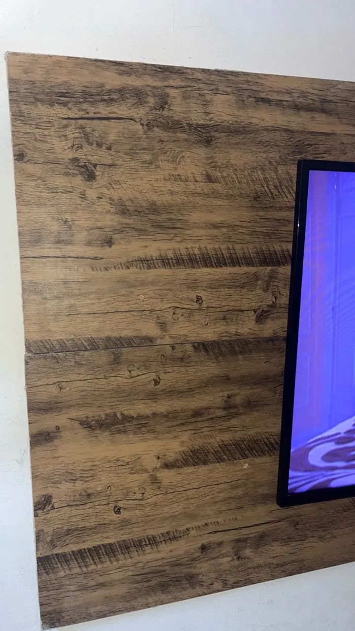 Painel para TV Amadeirado com Prateleiras - Foto 3