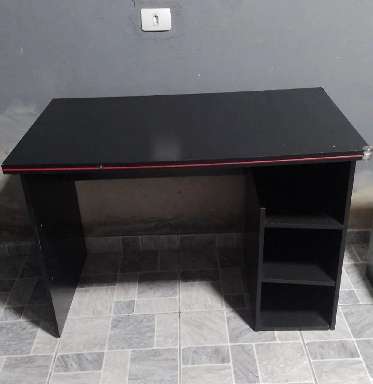 GAMING DESK