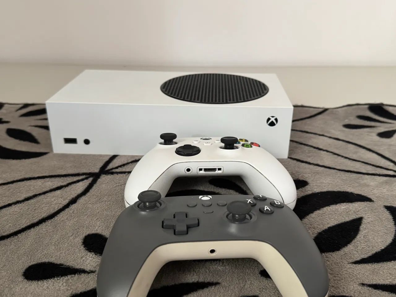XBOX series s 512GB + com dois controles e com caixa em perfeito estado  - Foto 3