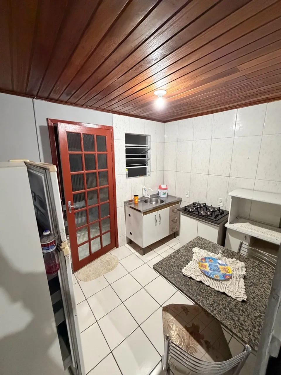 ALUGA-SE KITNET - EXCLUSIVAMENTE PARA MULHERES - Foto 4