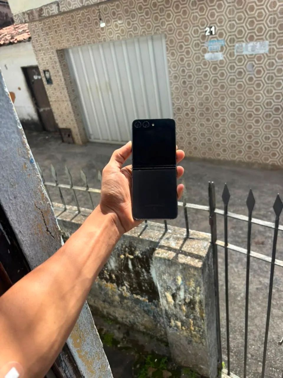 Troco em iphone Galaxy ZFLIP 5 +200$ - Foto 4